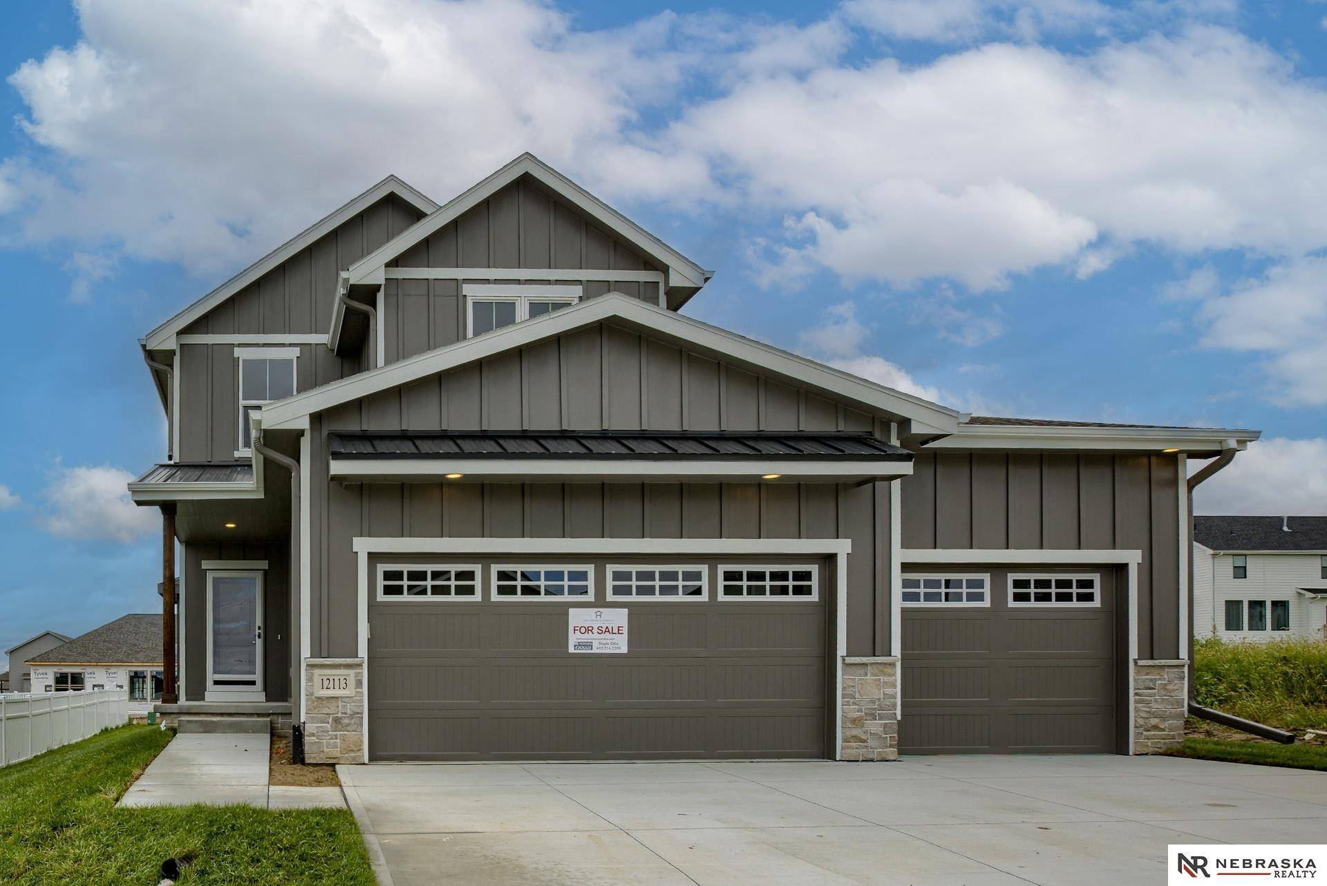 12113 S 111 Avenue, Papillion, NE 68046