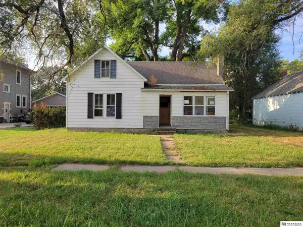 207 E Oak Street, Cedar Bluffs, NE 68015