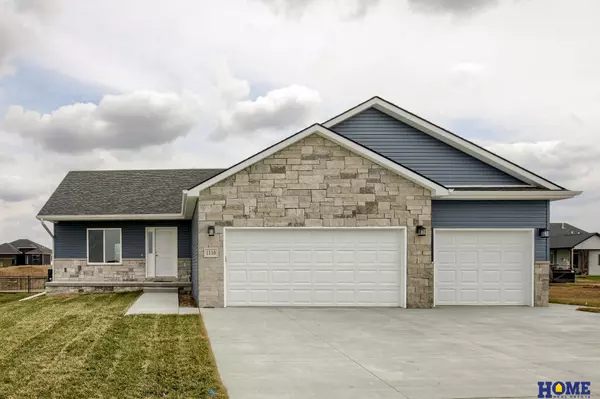 1116 Kantor Lane, Hickman, NE 68372