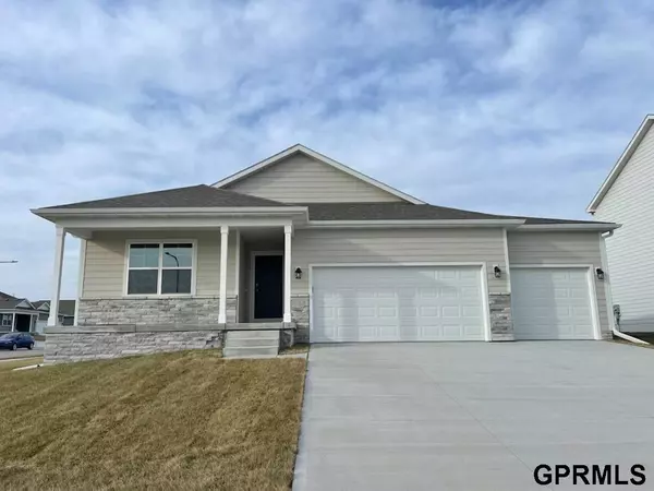 6312 Centennial Road, Papillion, NE 68157