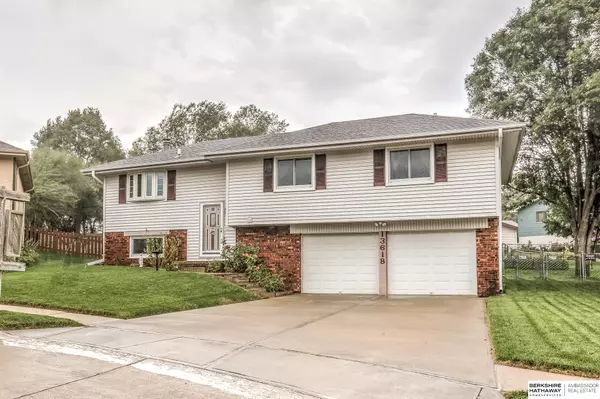 Omaha, NE 68138,13618 Redwood Circle