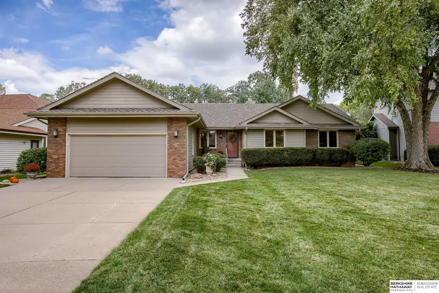 14817 Underwood Avenue, Omaha, NE 68154