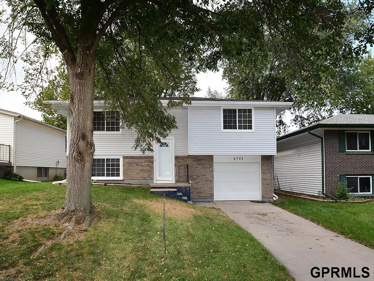 Lincoln, NE 68512,4733 Grassridge Road