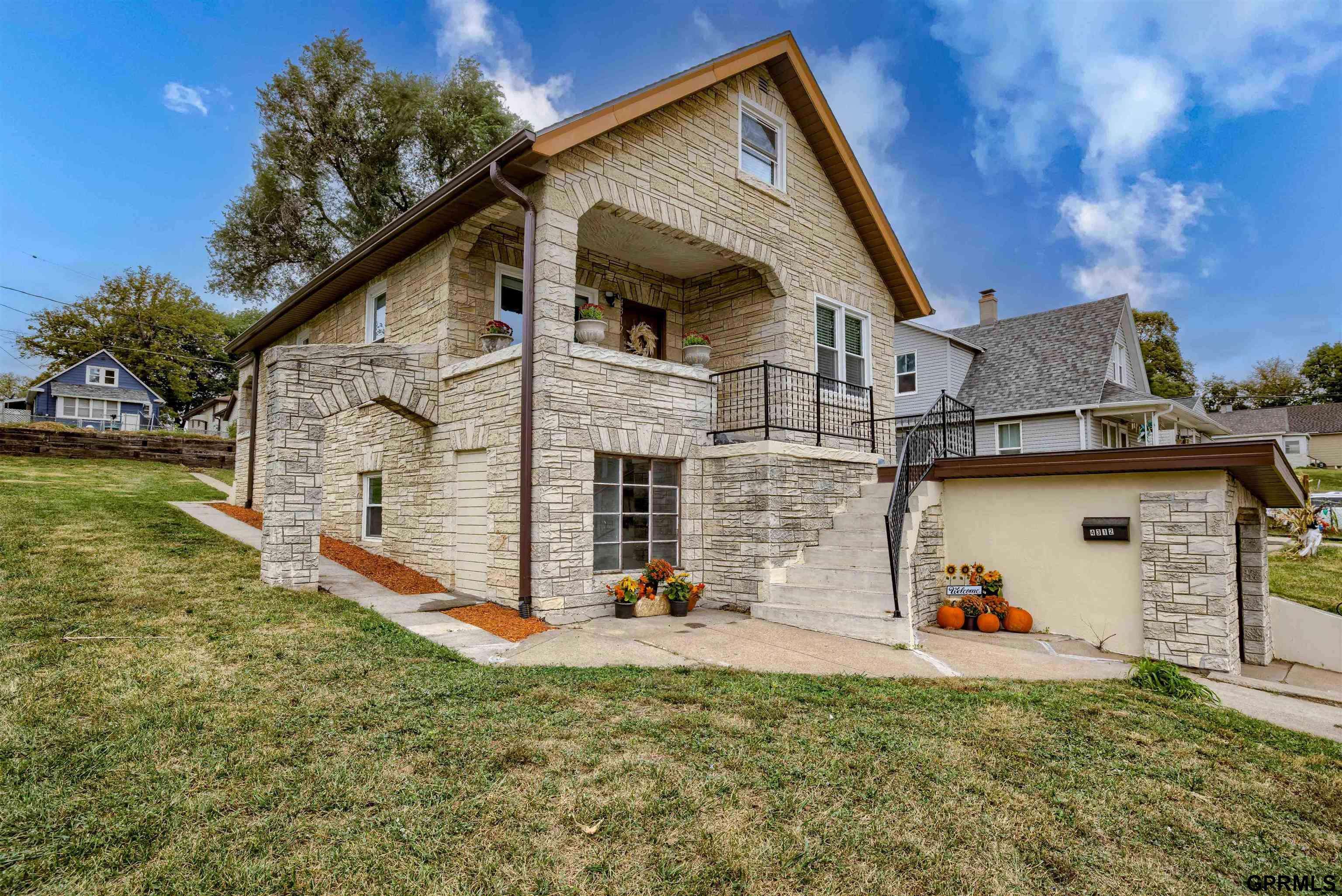 4312 S 37th Street, Omaha, NE 68107