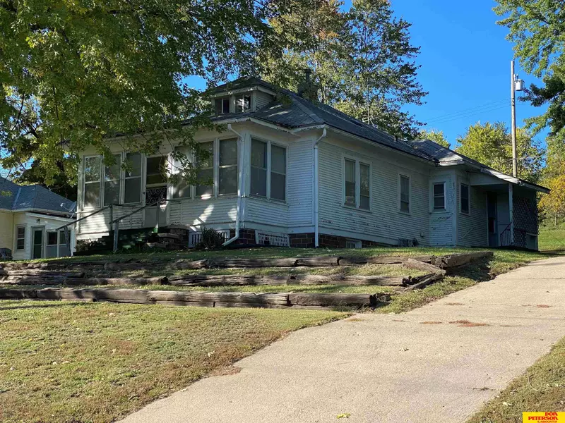 1716 L Street, Tekamah, NE 68061