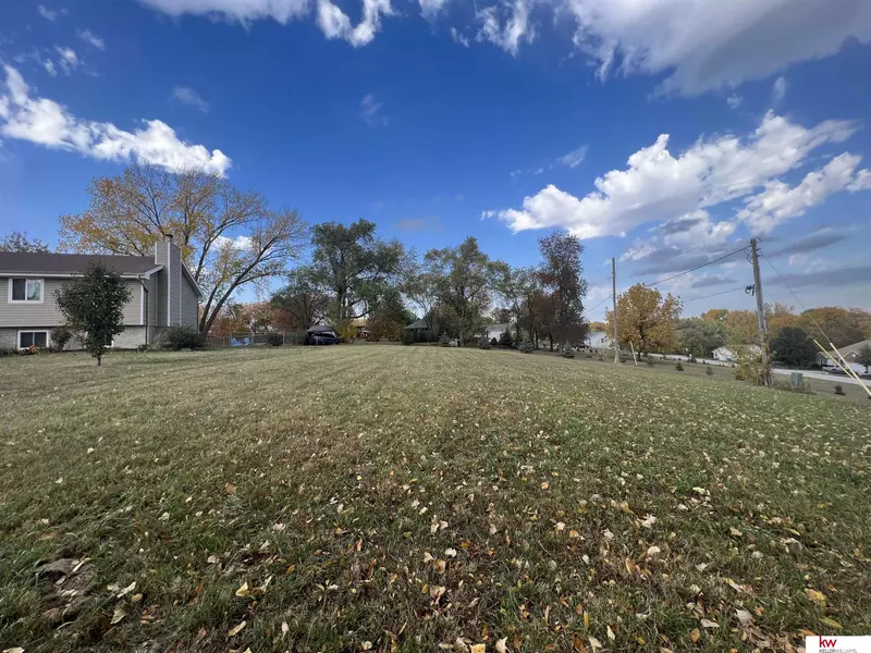 1504 Erie Court, Plattsmouth, NE 68048