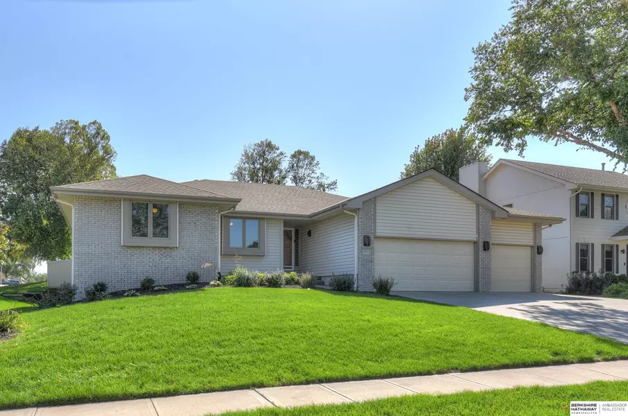 17453 T Street, Omaha, NE 68135