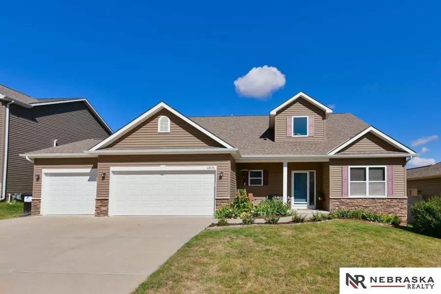 4508 Edgerton Drive, Papillion, NE 68133