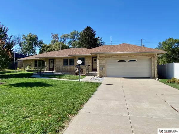 621 S Cotner Boulevard, Lincoln, NE 68510