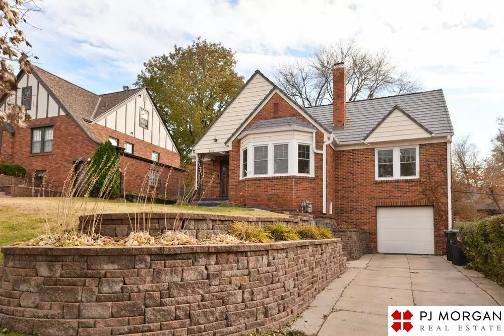 Omaha, NE 68105,4309 Pine Street