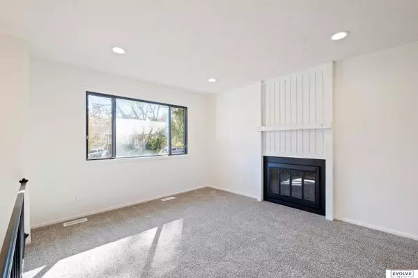 La Vista, NE 68128,7904 Clover Court