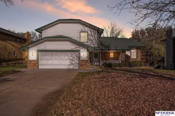 1418 Cherry Tree Lane, Papillion, NE 68133