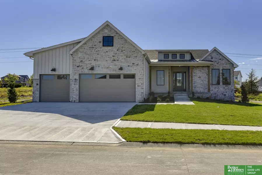 21315 E Street, Elkhorn, NE 68022