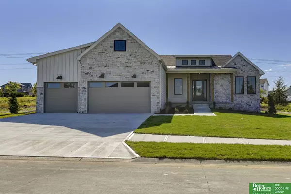 21315 E Street, Elkhorn, NE 68022