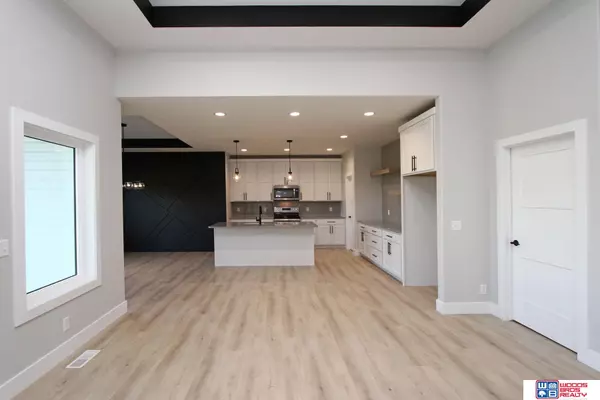 Lincoln, NE 68520,533 Eloise Avenue