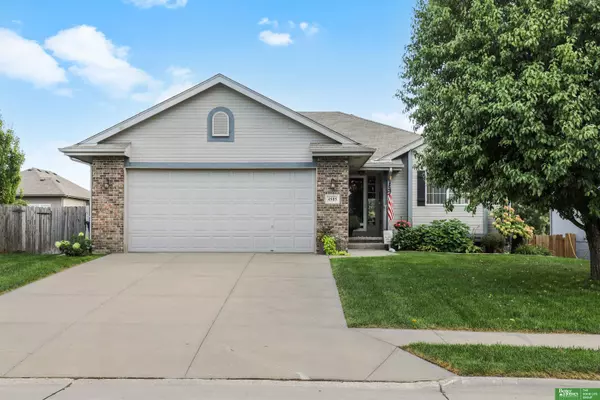 4505 Clearwater Drive, Papillion, NE 68133