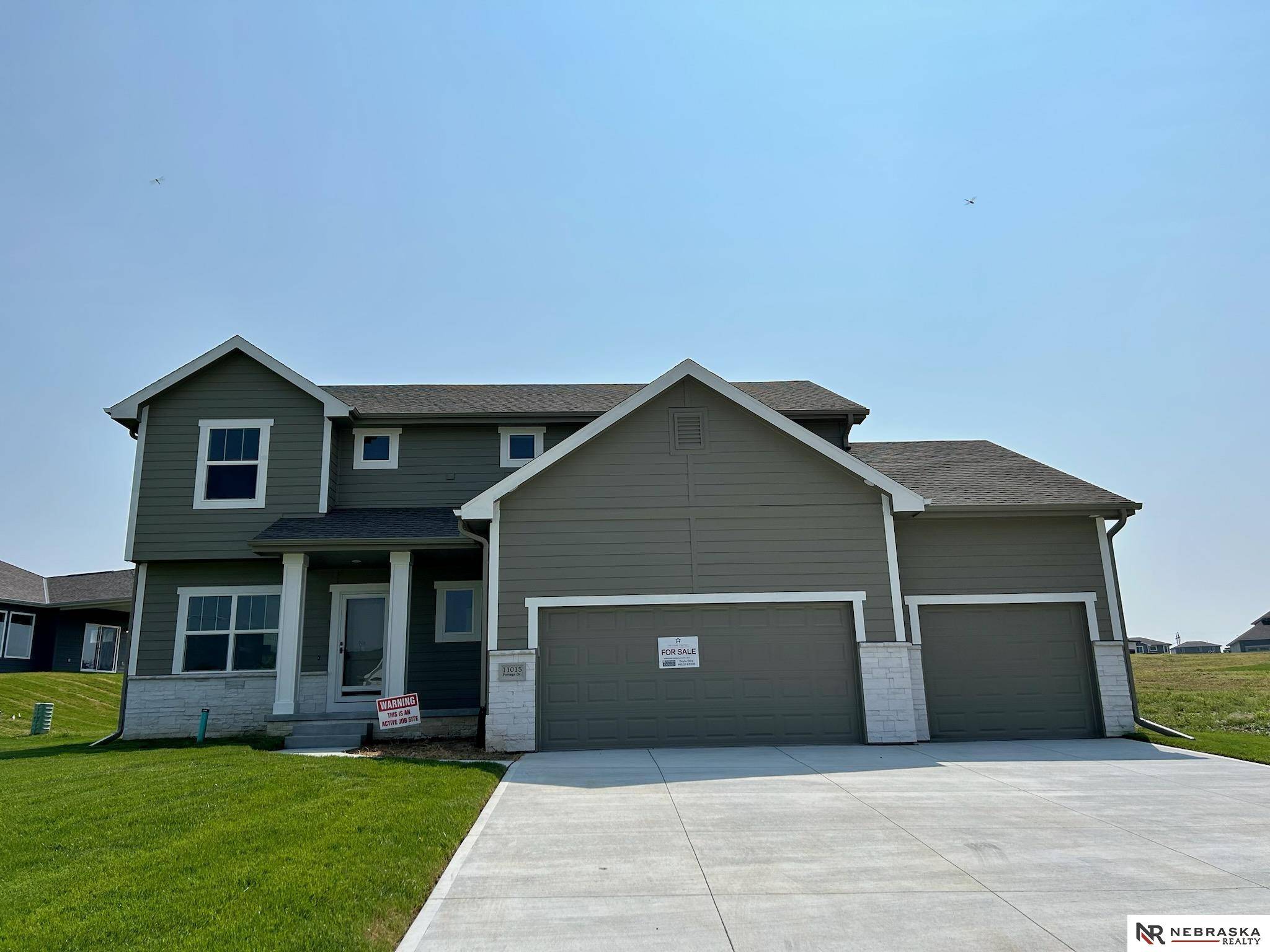 11015 Portage Drive, Papillion, NE 68046