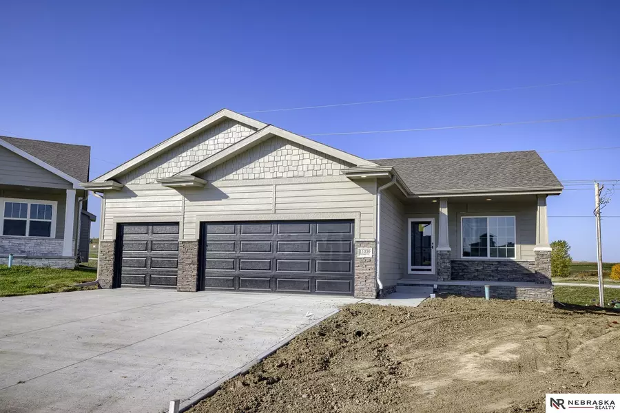 11330 Portage Circle, Papillion, NE 68046