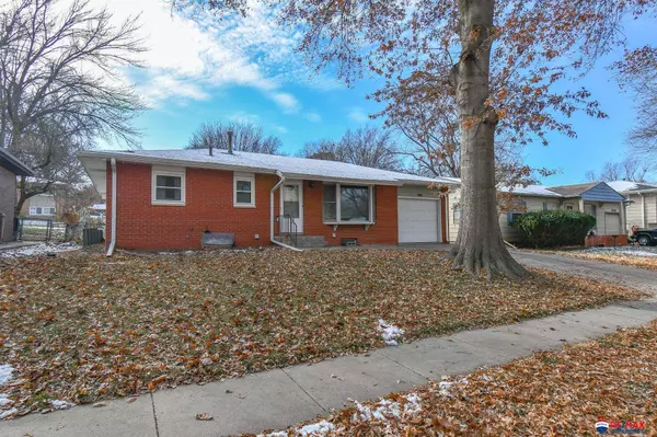 Lincoln, NE 68505,1424 Meadow Dale Drive