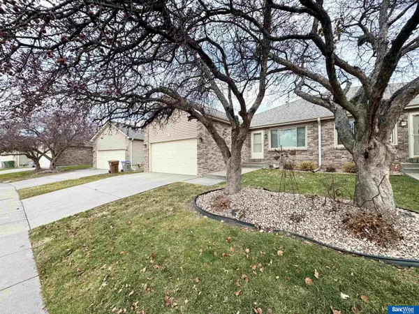 Lincoln, NE 68521,924 Newport Boulevard