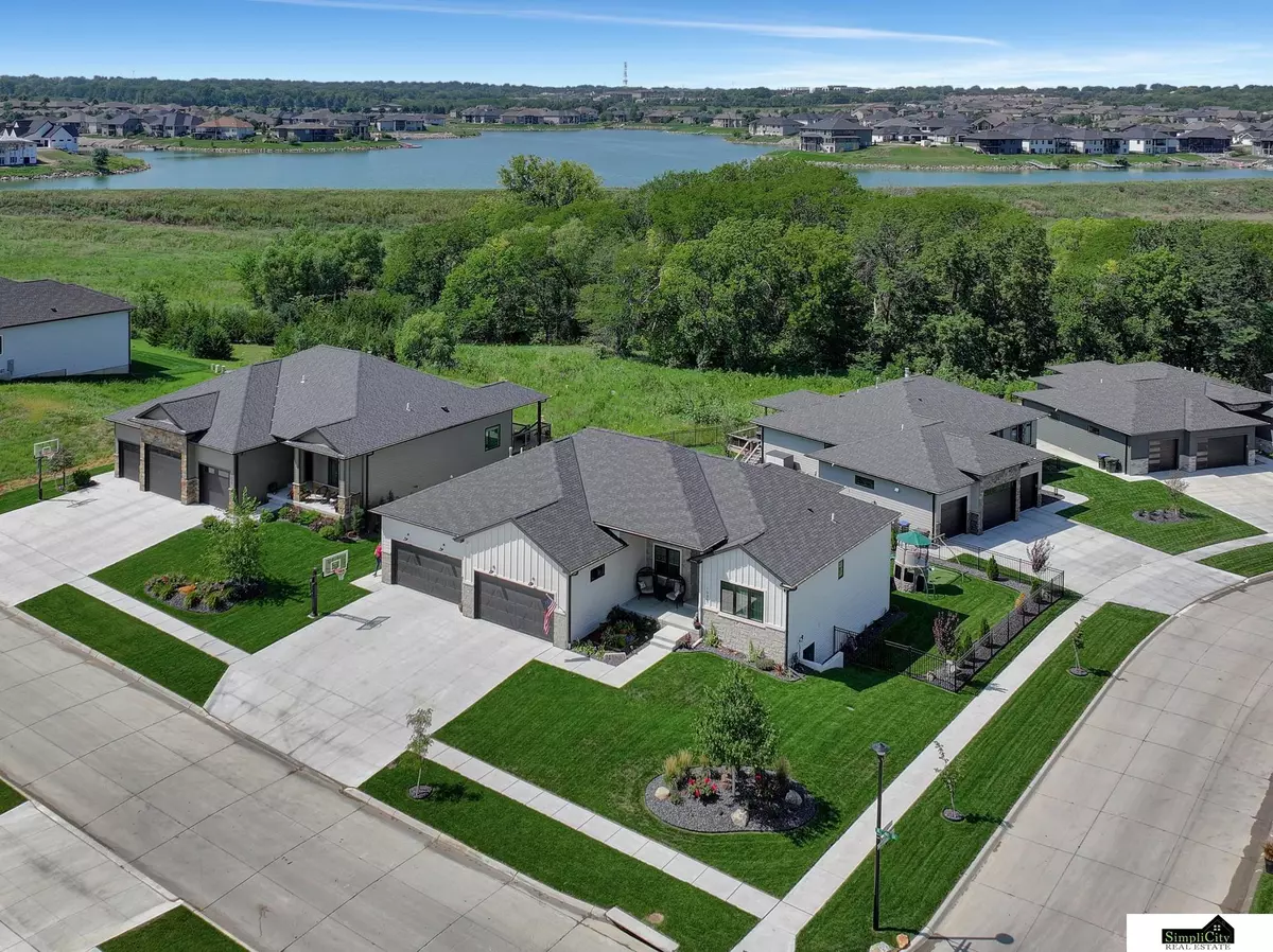 Lincoln, NE 68527,1035 N 104th Street
