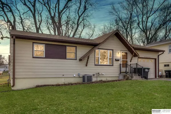 12511 A Street, Omaha, NE 68144