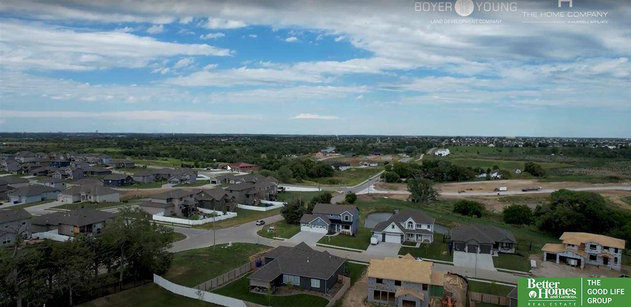 11013 Hardwood Drive  #222, Papillion, NE 68046