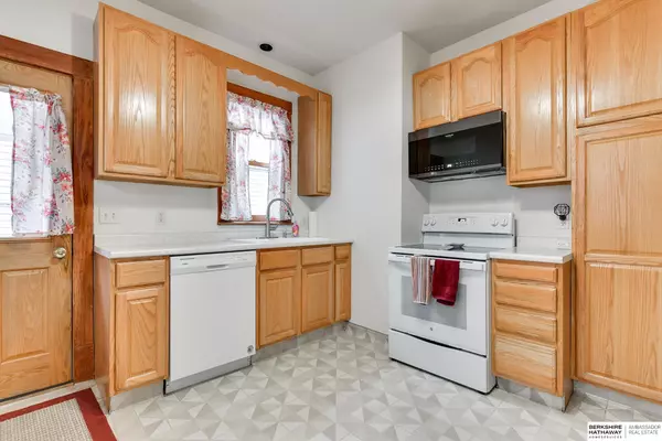 Omaha, NE 68108,3325 Hoctor Boulevard