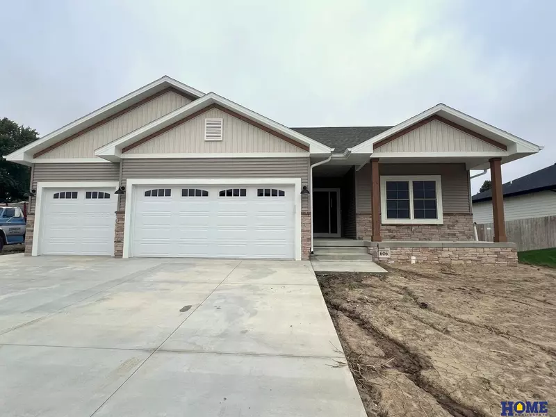 606 Timberline Circle, Milford, NE 68405