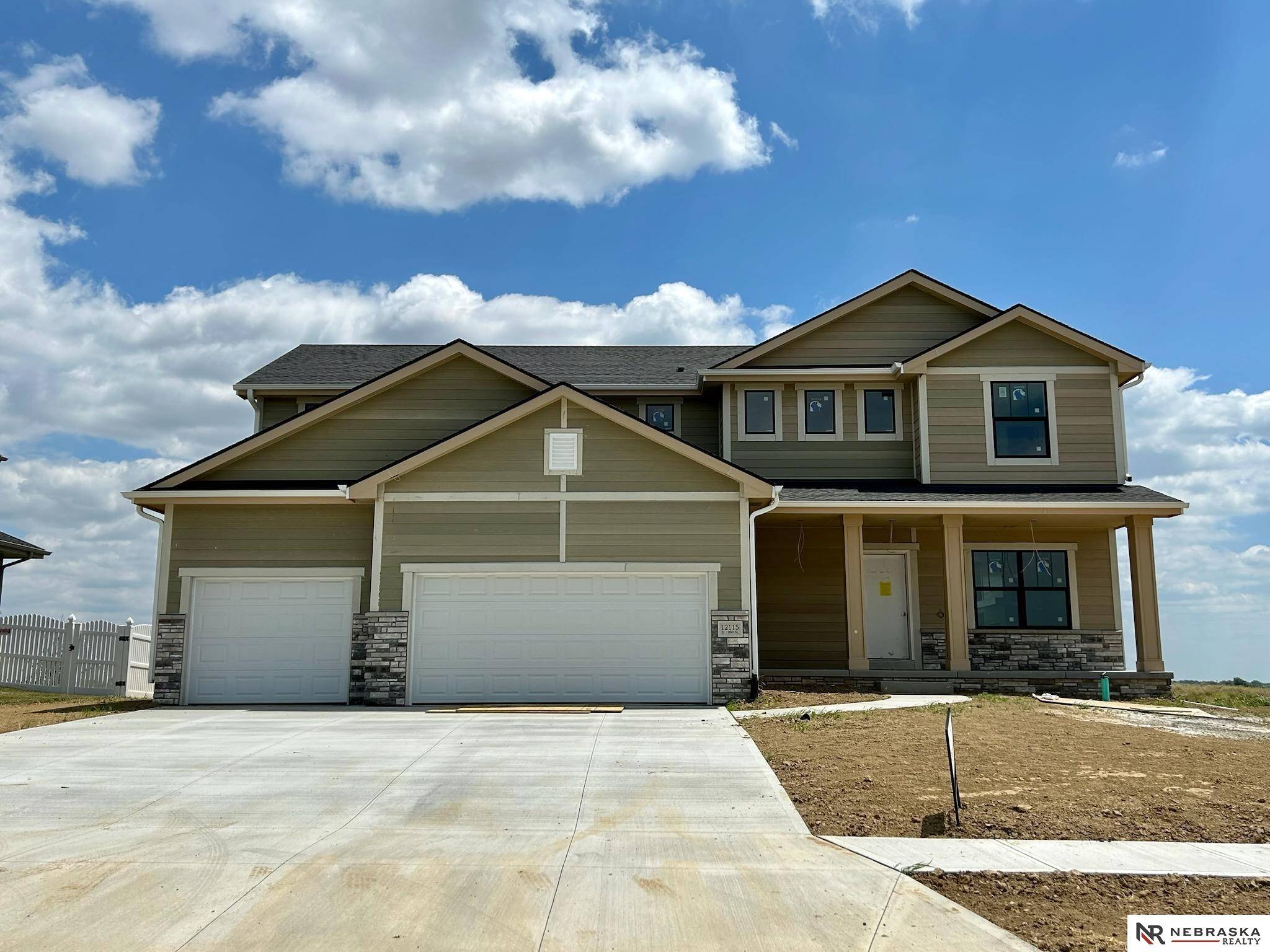 11004 Portage Drive, Papillion, NE 68046