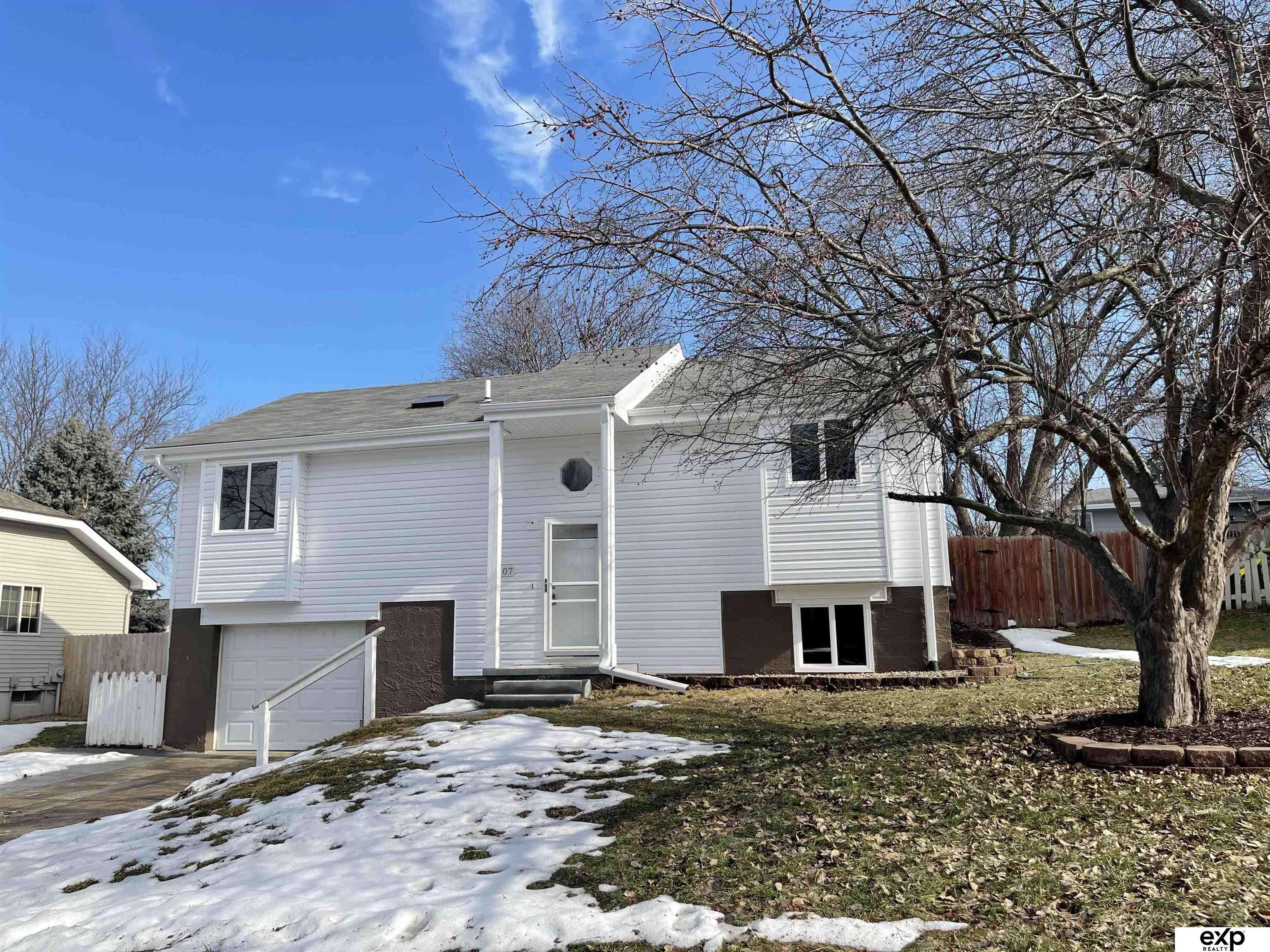 8607 S 143 Street, Omaha, NE 68138