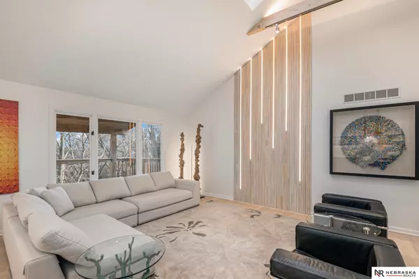 Bellevue, NE 68005,209 Oakridge Court