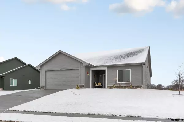 912 Gayle Street, Papillion, NE 68046-0000