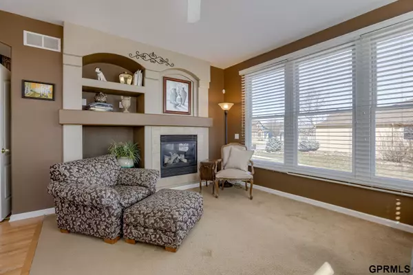 Omaha, NE 68116,5557 N 151 Street