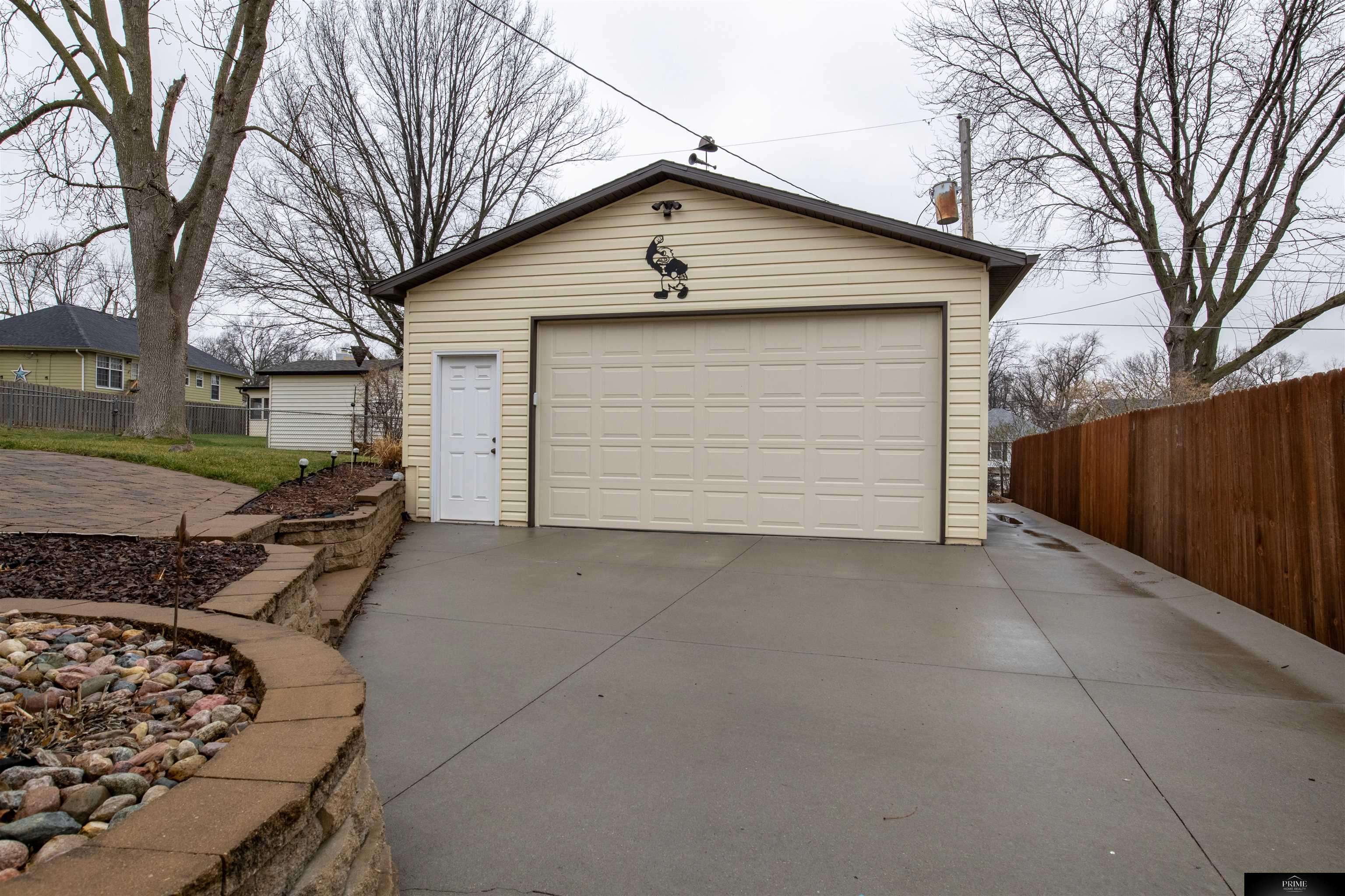 Papillion, NE 68046,816 S Osage Street