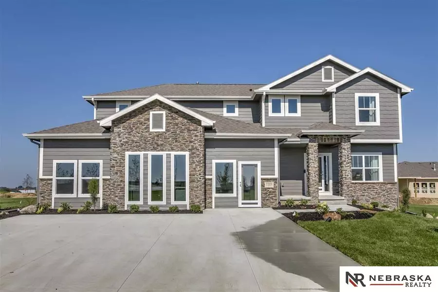 10921 Hardwood Drive, Papillion, NE 68046