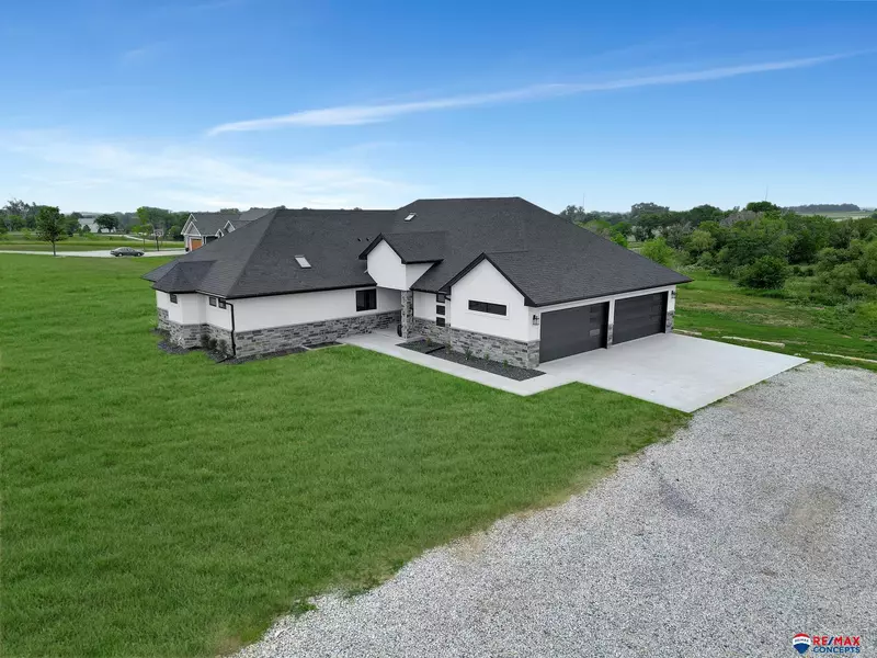 15751 Fox Run Road, Bennet, NE 68317