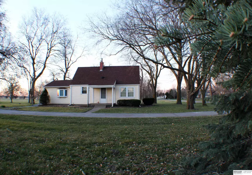 305 S 259th Street, Waterloo, NE 68069