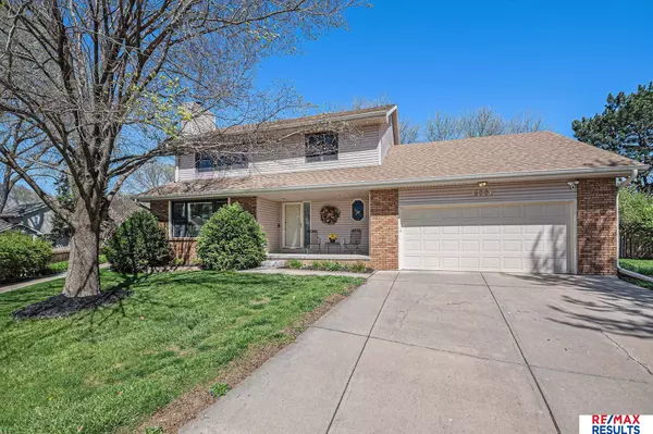 Omaha, NE 68118,15806 Douglas Circle