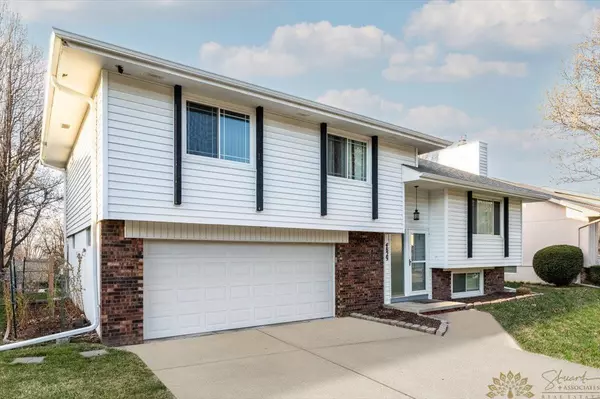 Omaha, NE 68157,4829 Aspen Drive