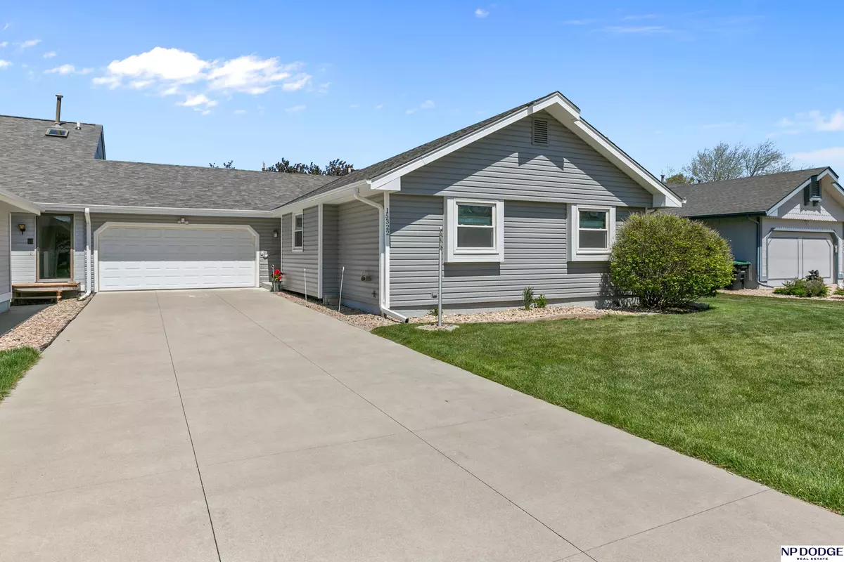 Omaha, NE 68137,15322 R Street