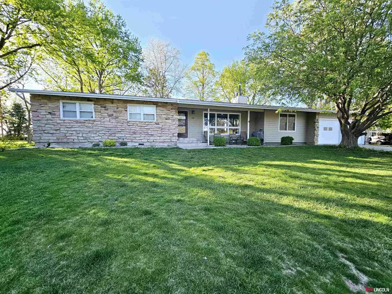 112 Northridge Drive, Clay Center, NE 68933