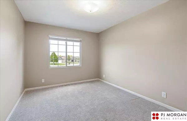 Omaha, NE 68116,5002 N 161 Street