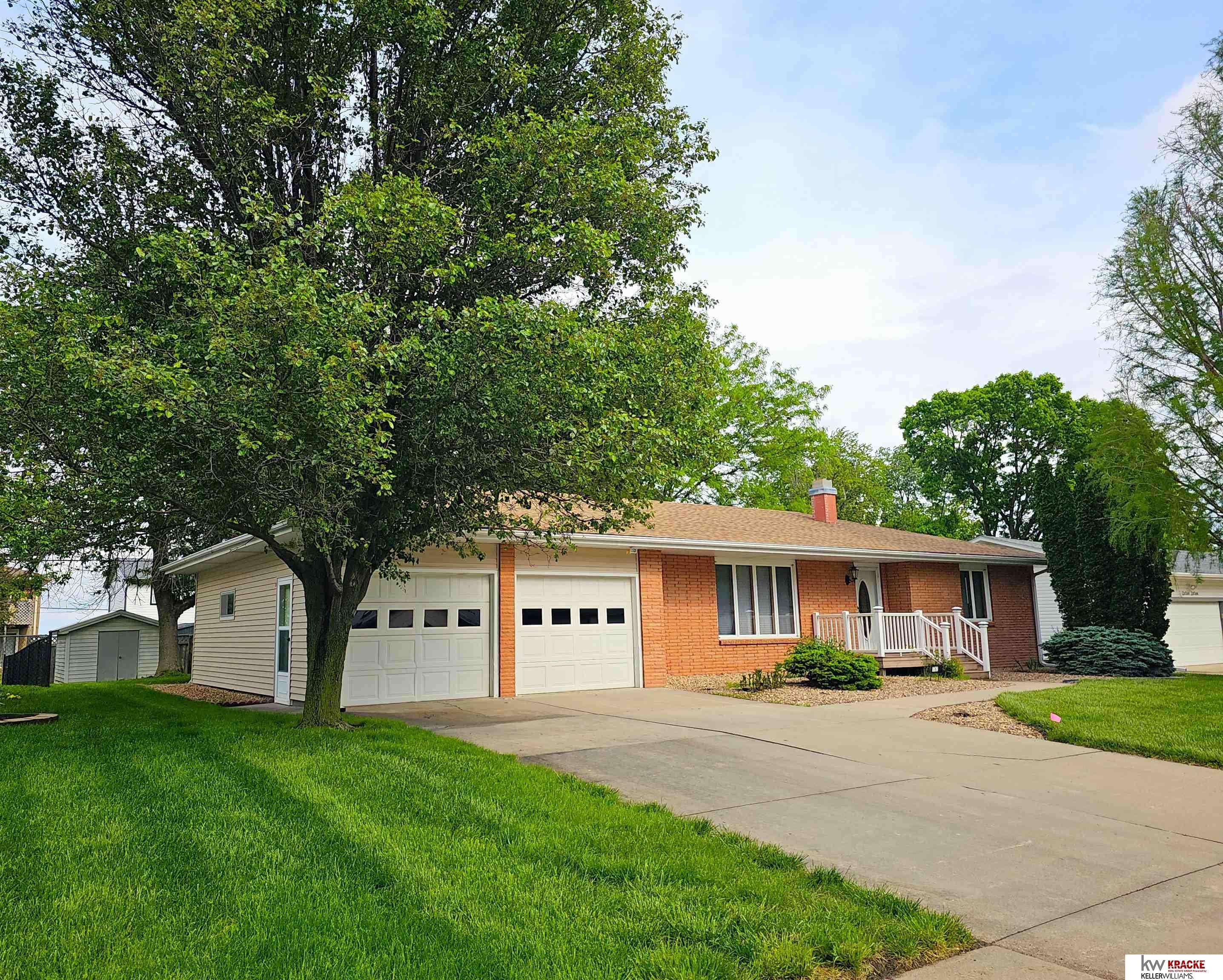 1702 Pleasantview Avenue, Beatrice, NE 68310