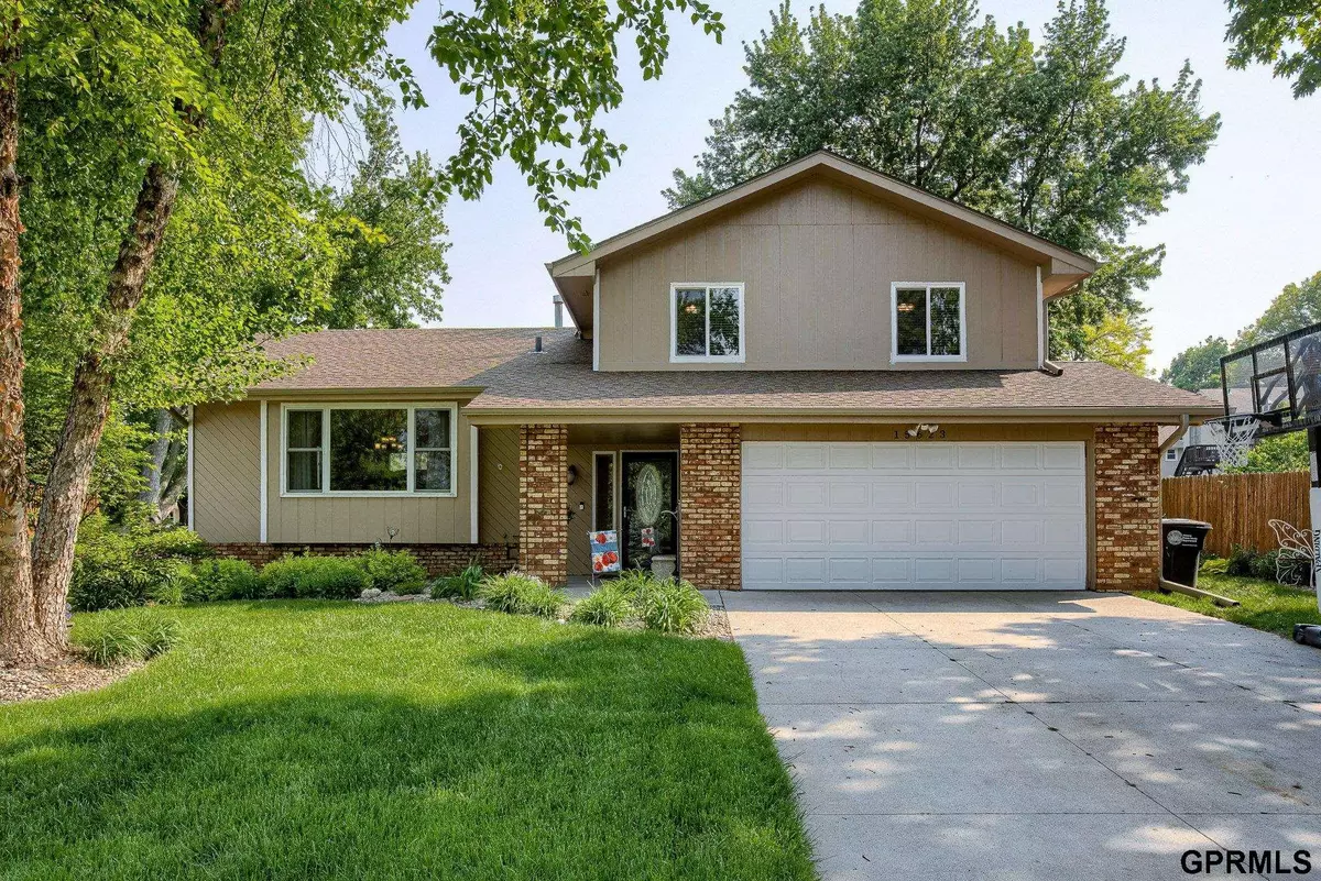 Omaha, NE 68135,15623 Holmes Circle