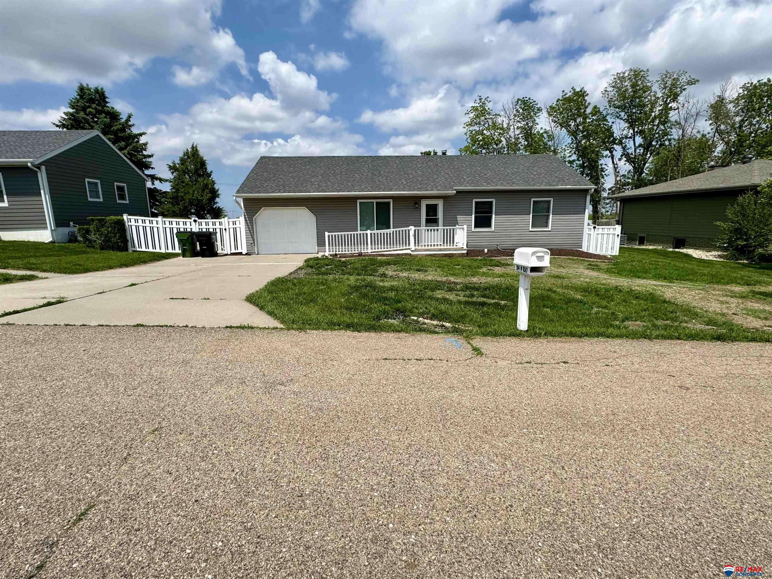 304 W Read Street, Murray, NE 68409