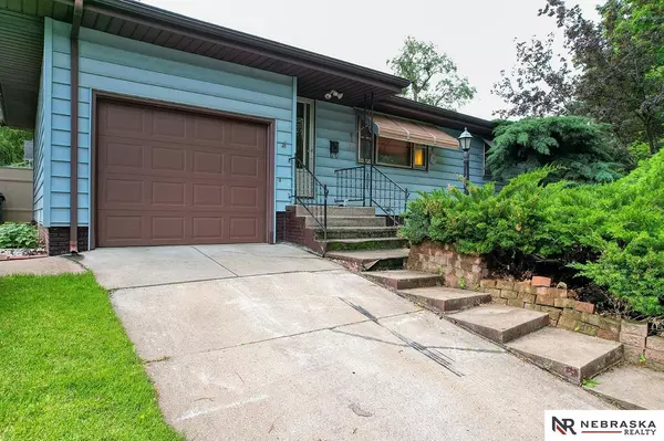 1440 N 68th Street, Lincoln, NE 68505