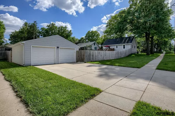 Lincoln, NE 68505,2142 N 68th Street