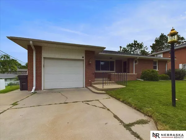 Lincoln, NE 68510,324 Dale Drive