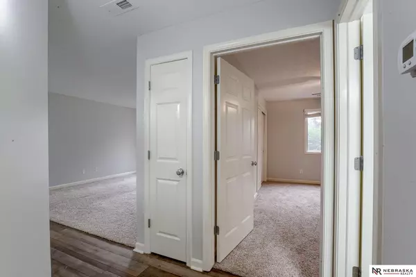 Omaha, NE 68132,5016 California Street  #3